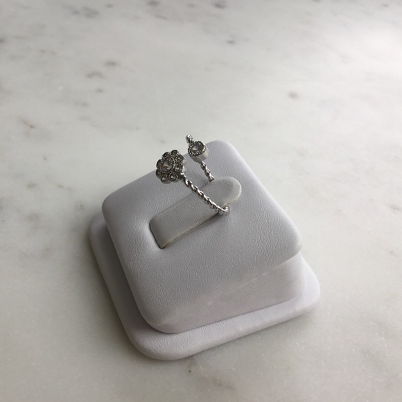 Clearance $15 Firm! Cz Flower Twisted Sterling Silver Ring - Picture 8 of 16